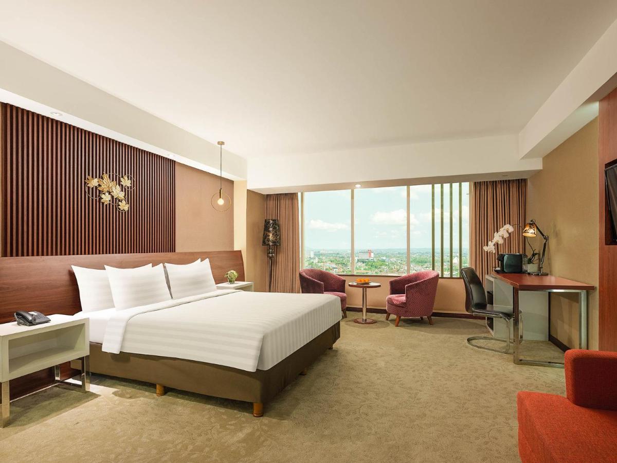 The Alana Yogyakarta Hotel And Convention Center Sleman  Exterior photo