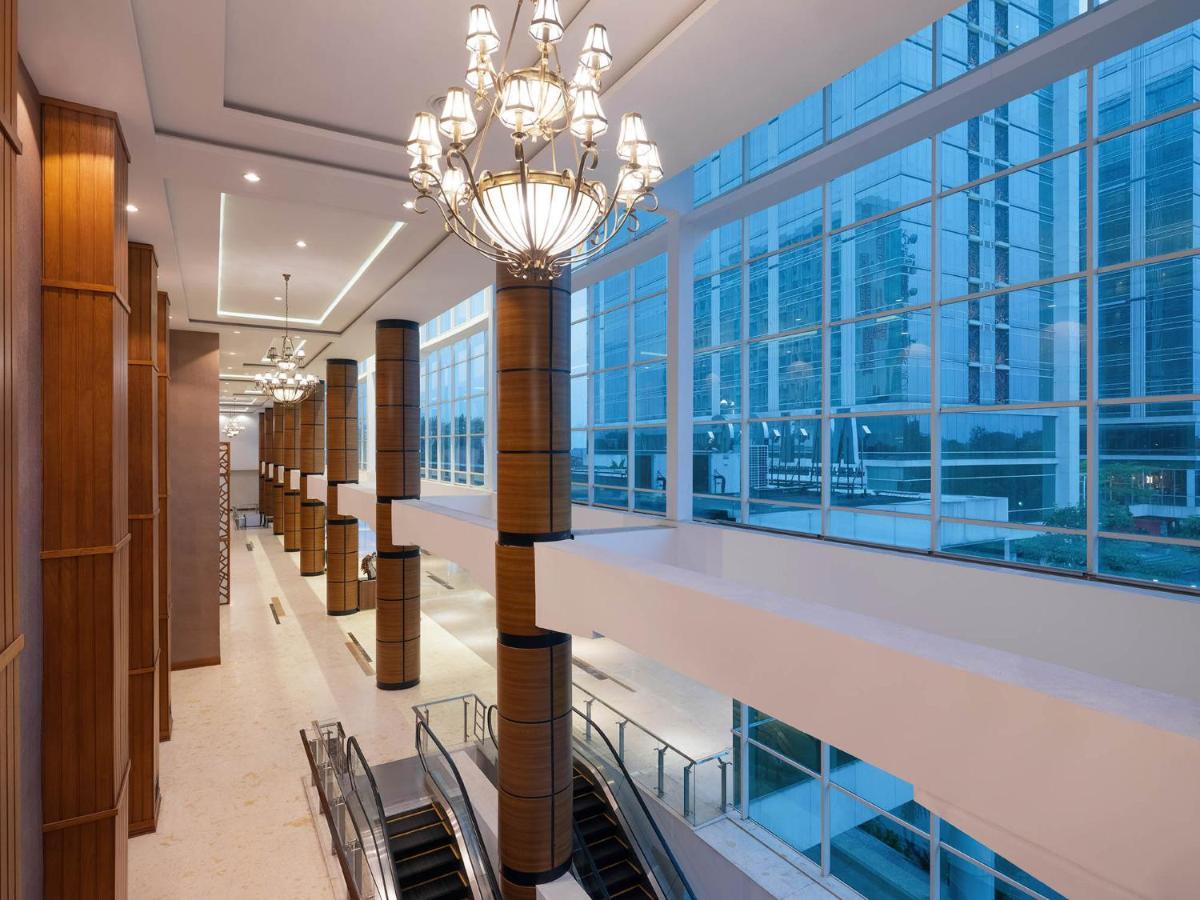 The Alana Yogyakarta Hotel And Convention Center Sleman  Exterior photo