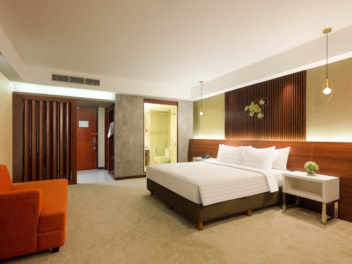 The Alana Yogyakarta Hotel And Convention Center Sleman  Exterior photo