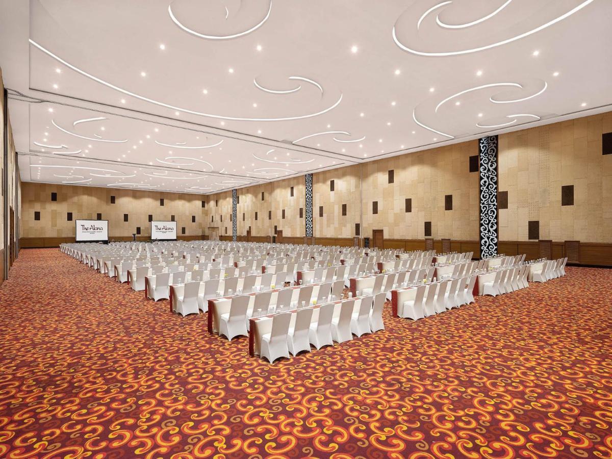 The Alana Yogyakarta Hotel And Convention Center Sleman  Exterior photo