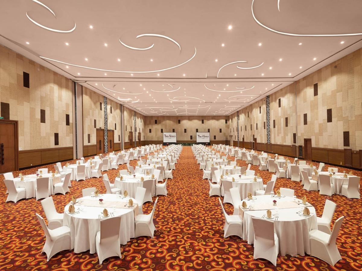 The Alana Yogyakarta Hotel And Convention Center Sleman  Exterior photo