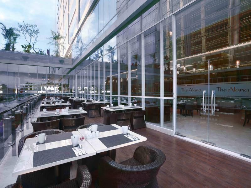The Alana Yogyakarta Hotel And Convention Center Sleman  Exterior photo