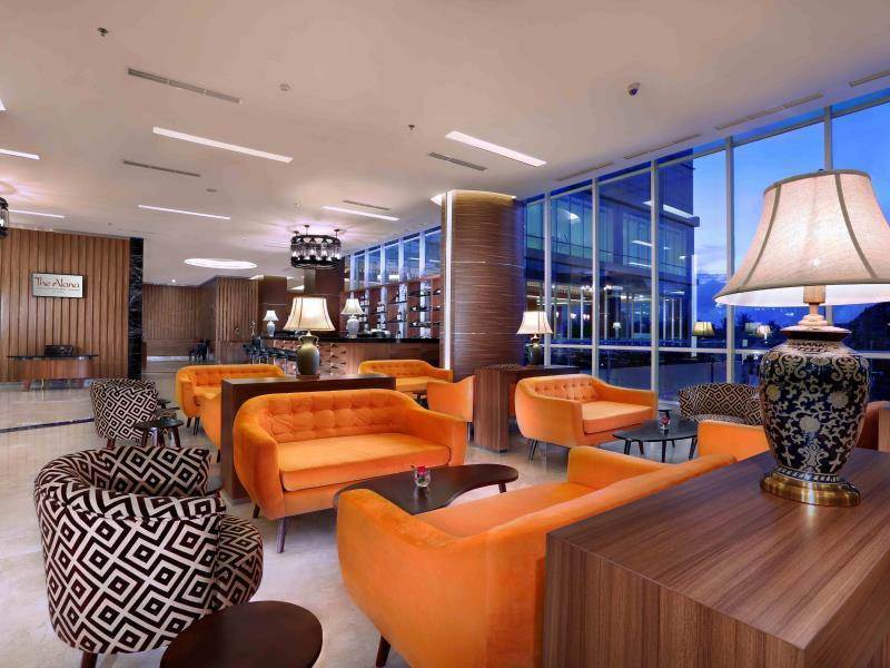 The Alana Yogyakarta Hotel And Convention Center Sleman  Exterior photo