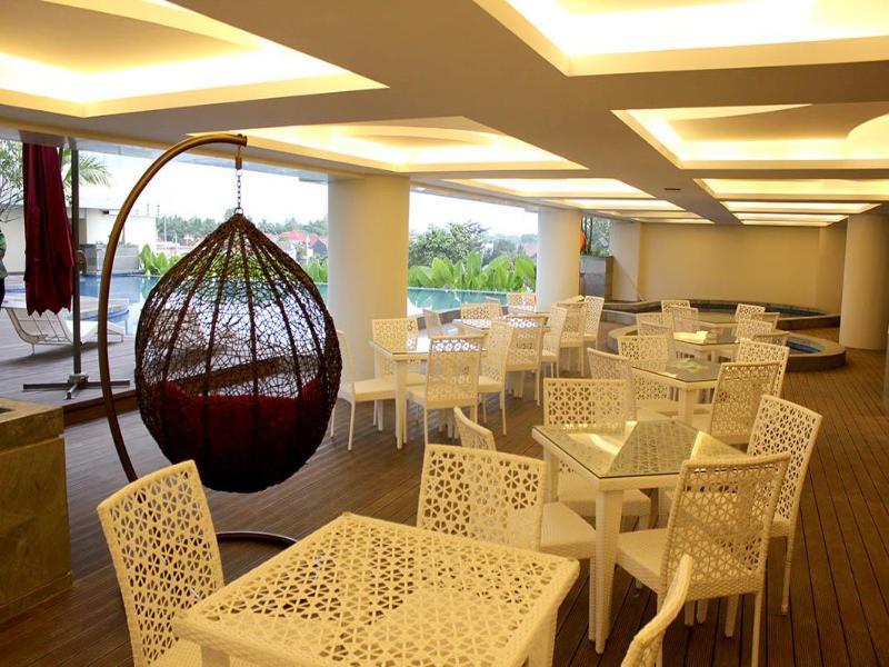 The Alana Yogyakarta Hotel And Convention Center Sleman  Exterior photo
